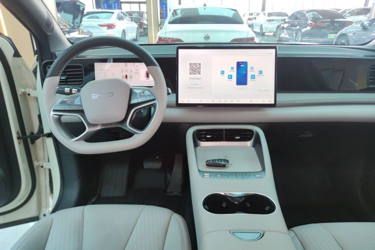 Used BYD Sealion 06 New Energy 2025 Model EV 520 Navigation Edition Center Console