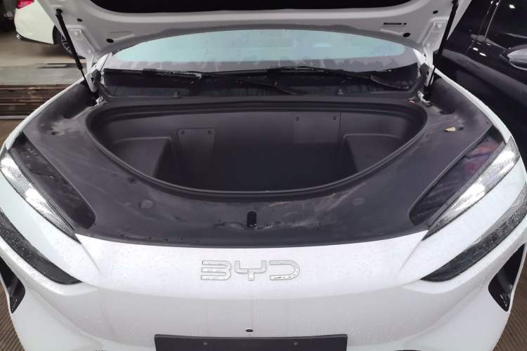 Used BYD Sealion 06 New Energy 2025 Model EV 520 Navigation Edition Engine Bay