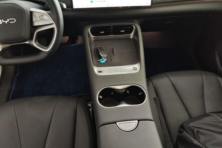 Used BYD Sealion 06 New Energy 2025 Model DM-i 170 Navigation Pro Edition Gear Lever