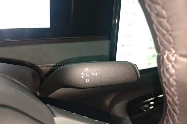 Used BYD Sealion 06 New Energy 2025 Model DM-i 170 Navigation Pro Edition Gear Lever