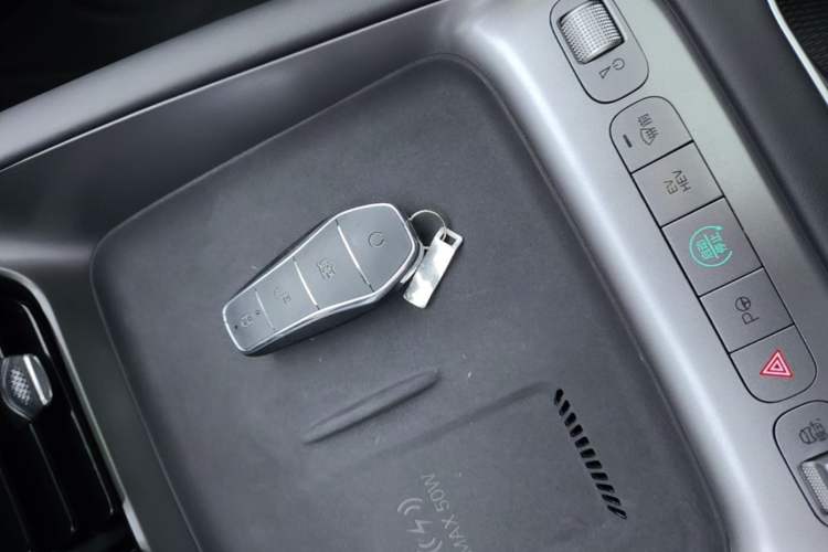 Used BYD Sealion 06 New Energy 2025 Model DM-i 170 Navigation Plus Edition Interior 1
