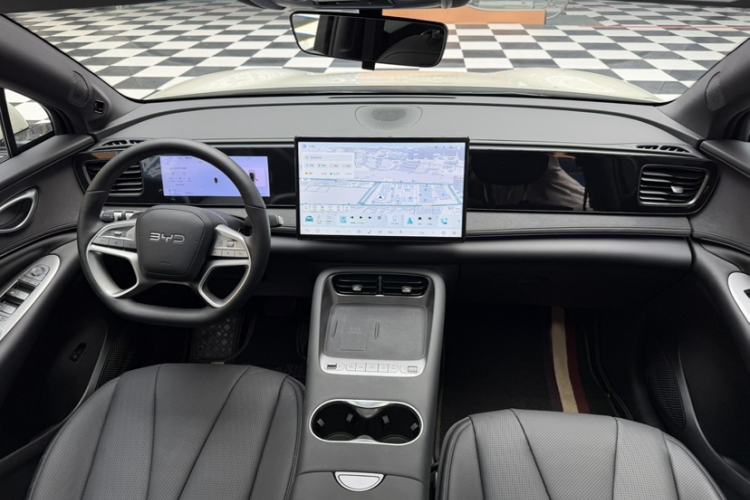 Used BYD Sealion 06 New Energy 2025 Model DM-i 170 Navigation Pro Edition Interior 3