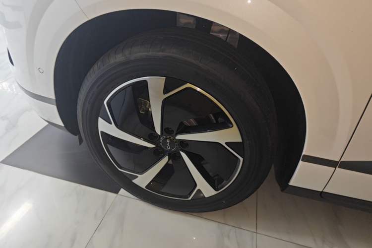 Used BYD Sealion 06 New Energy 2025 Model DM-i 170 Navigation Plus Edition Left Front Wheel Hub