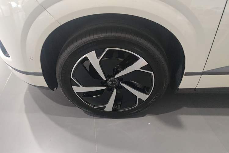 Used BYD Sealion 06 New Energy 2025 Model EV 605 Navigation Plus Edition Left Front Wheel Hub