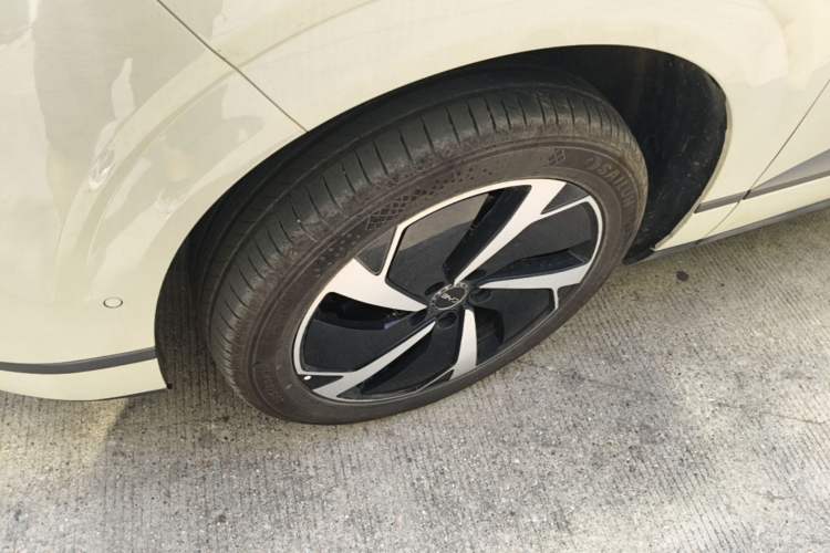 Used BYD Sealion 06 New Energy 2025 Model EV 605 Navigation Plus Edition Left Front Wheel Hub