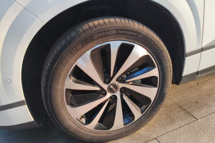 Used BYD Sealion 06 New Energy 2025 Model EV 520 Navigation Edition Left Front Wheel Hub