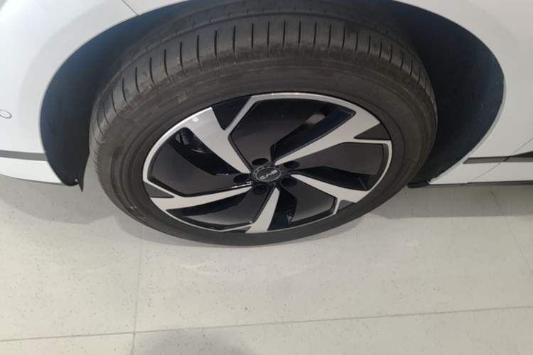 Used BYD Sealion 06 New Energy 2025 Model DM-i 170 Navigation Pro Edition Left Front Wheel Hub