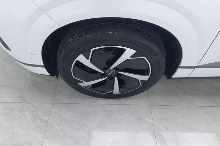 Used BYD Sealion 06 New Energy 2025 Model DM-i 170 Navigation Plus Edition Left Front Wheel Hub