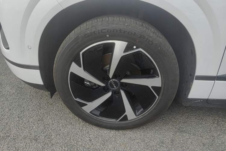Used BYD Sealion 06 New Energy 2025 Model DM-i 170 Navigation Plus Edition Left Front Wheel Hub