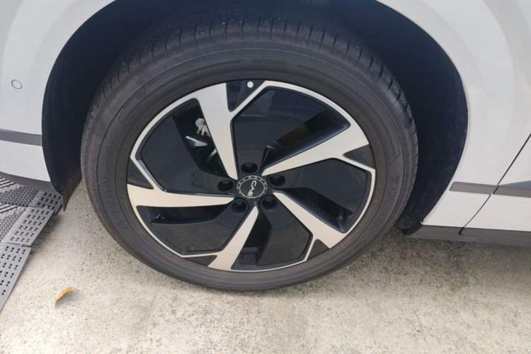 Used BYD Sealion 06 New Energy 2025 Model DM-i 170 Navigation Pro Edition Left Front Wheel Hub