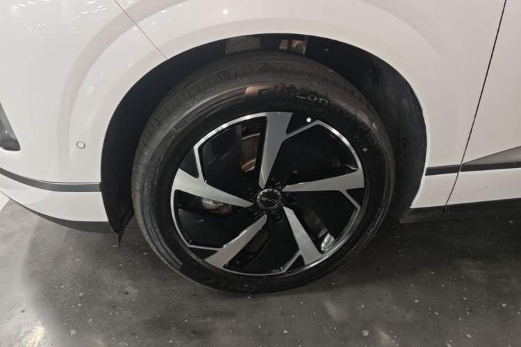 Used BYD Sealion 06 New Energy 2025 Model DM-i 170 Navigation Plus Edition Left Front Wheel Hub