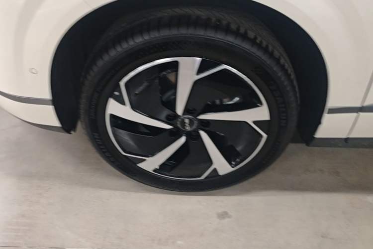 Used BYD Sealion 06 New Energy 2025 Model EV 605 Navigation Pro Edition Left Front Wheel Hub
