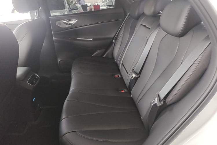 Used BYD Sealion 06 New Energy 2025 Model DM-i 170 Navigation Pro Edition Left Rear Seat