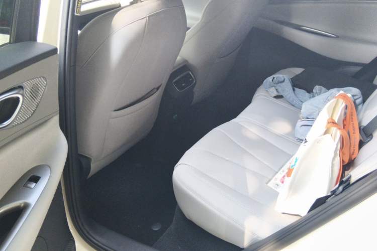 Used BYD Sealion 06 New Energy 2025 Model EV 520 Navigation Edition Left Rear Seat
