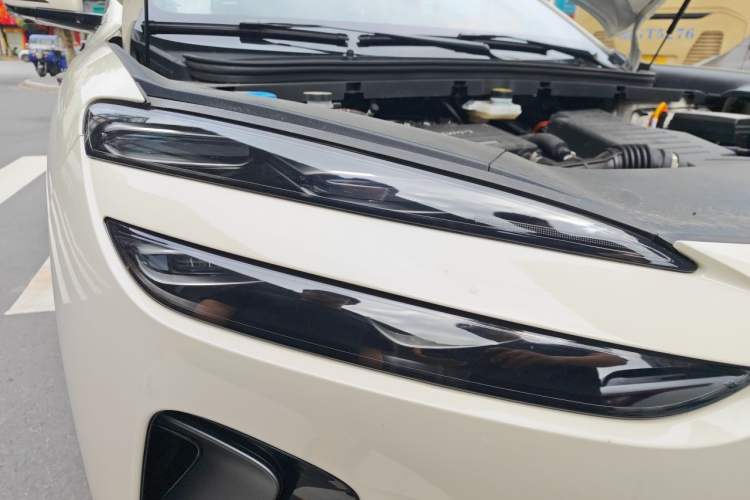 Used BYD Sealion 06 New Energy 2025 Model DM-i 170 Navigation Pro Edition Right Front Headlight