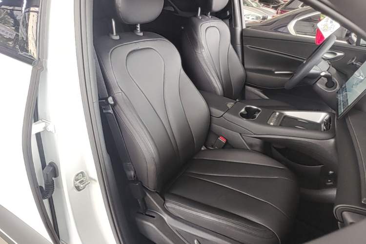 Used BYD Sealion 06 New Energy 2025 Model DM-i 170 Navigation Pro Edition Right Front Seat