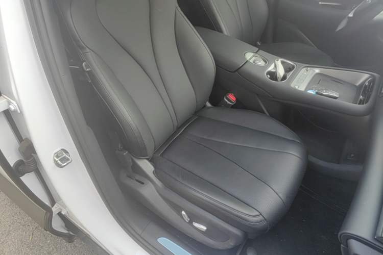 Used BYD Sealion 06 New Energy 2025 Model DM-i 170 Navigation Plus Edition Right Front Seat