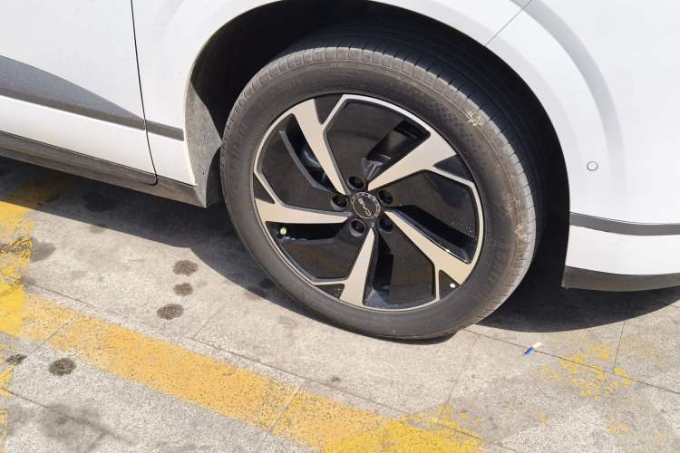 Used BYD Sealion 06 New Energy 2025 Model EV 605 Navigation Pro Edition Right Front Wheel Hub