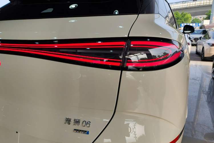 Used BYD Sealion 06 New Energy 2025 Model EV 605 Navigation Plus Edition Right Rear Taillight