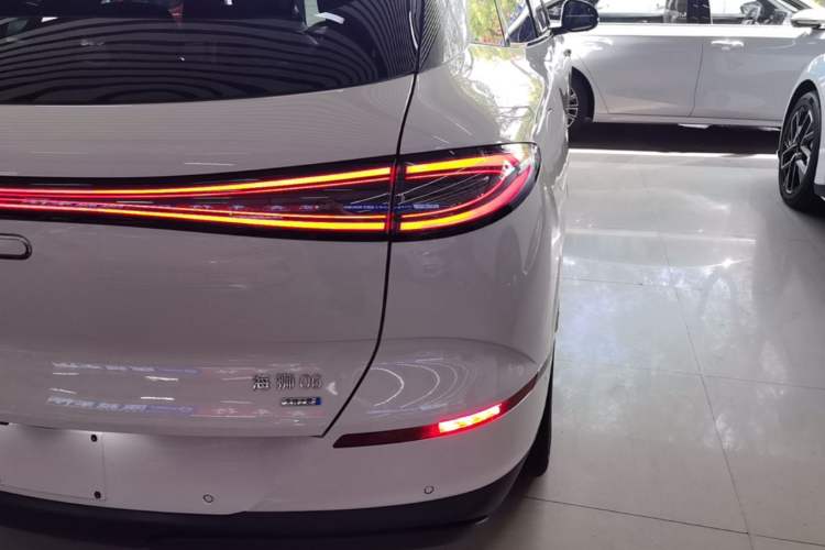 Used BYD Sealion 06 New Energy 2025 Model EV 605 Navigation Pro Edition Right Rear Taillight