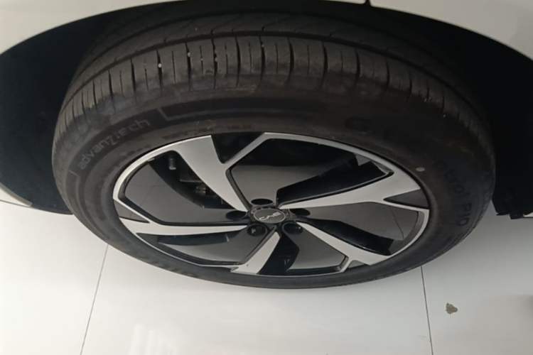 Used BYD Sealion 06 New Energy 2025 Model DM-i 170 Navigation Pro Edition Right Rear Wheel Hub