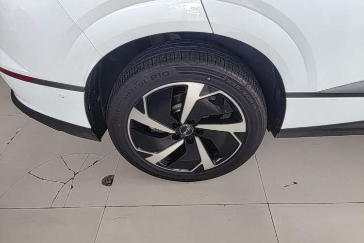 Used BYD Sealion 06 New Energy 2025 Model DM-i 170 Navigation Pro Edition Right Rear Wheel Hub