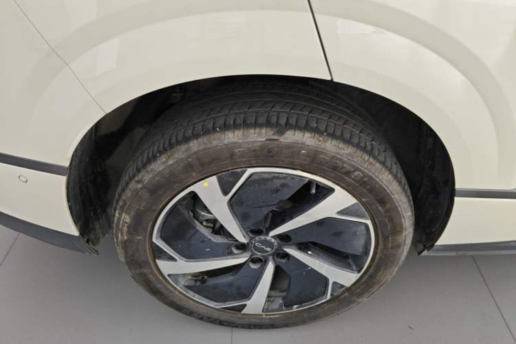 Used BYD Sealion 06 New Energy 2025 Model EV 605 Navigation Pro Edition Right Rear Wheel Hub
