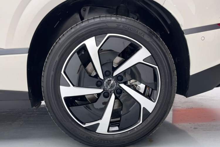 Used BYD Sealion 06 New Energy 2025 Model DM-i 170 Navigation Pro Edition Right Rear Wheel Hub