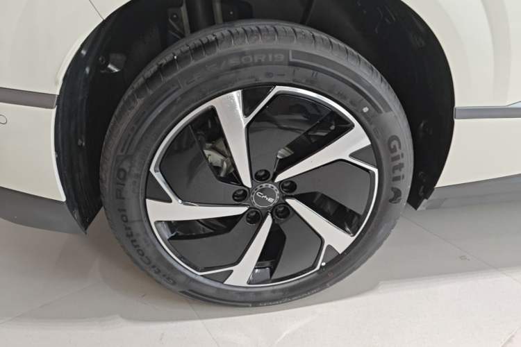 Used BYD Sealion 06 New Energy 2025 Model DM-i 170 Navigation Plus Edition Right Rear Wheel Hub