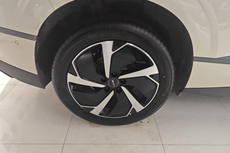 Used BYD Sealion 06 New Energy 2025 Model DM-i 170 Navigation Plus Edition Right Rear Wheel Hub