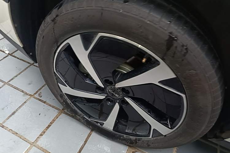 Used BYD Sealion 06 New Energy 2025 Model EV 605 Navigation Pro Edition Right Rear Wheel Hub