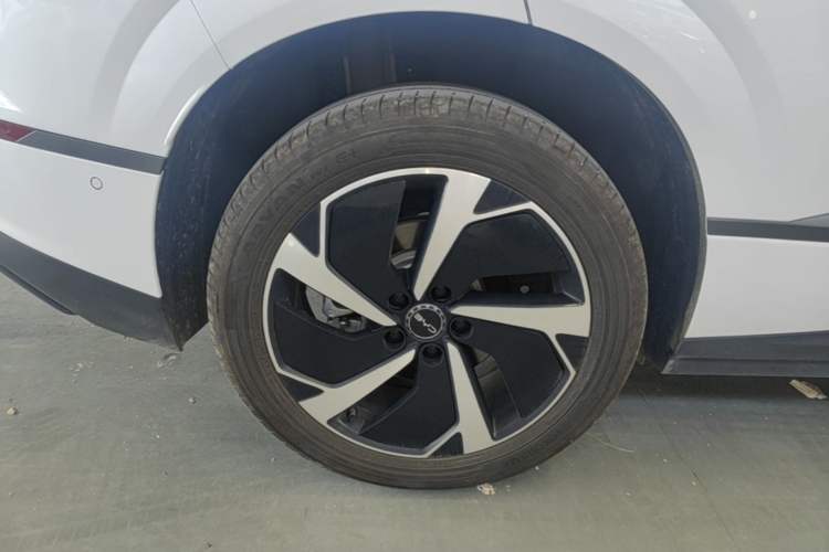 Used BYD Sealion 06 New Energy 2025 Model DM-i 170 Navigation Plus Edition Right Rear Wheel Hub