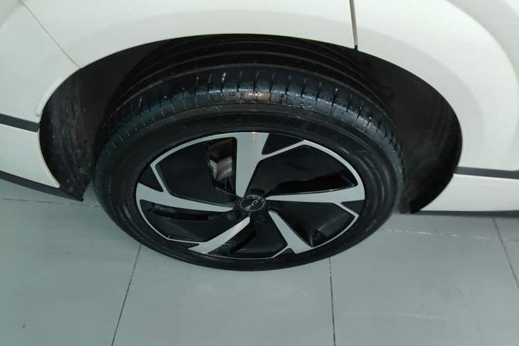 Used BYD Sealion 06 New Energy 2025 Model DM-i 170 Navigation Pro Edition Right Rear Wheel Hub