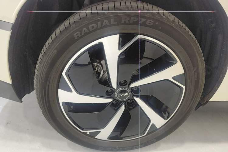 Used BYD Sealion 06 New Energy 2025 Model EV 605 Navigation Pro Edition Right Rear Wheel Hub