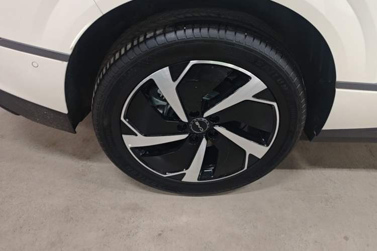 Used BYD Sealion 06 New Energy 2025 Model EV 605 Navigation Pro Edition Right Rear Wheel Hub
