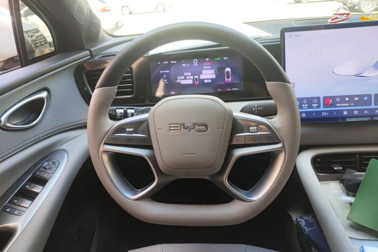 Used BYD Sealion 06 New Energy 2025 Model EV 605 Navigation Pro Edition Steering Wheel