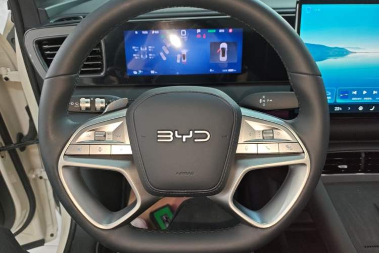Used BYD Sealion 06 New Energy 2025 Model EV 605 Navigation Pro Edition Steering Wheel