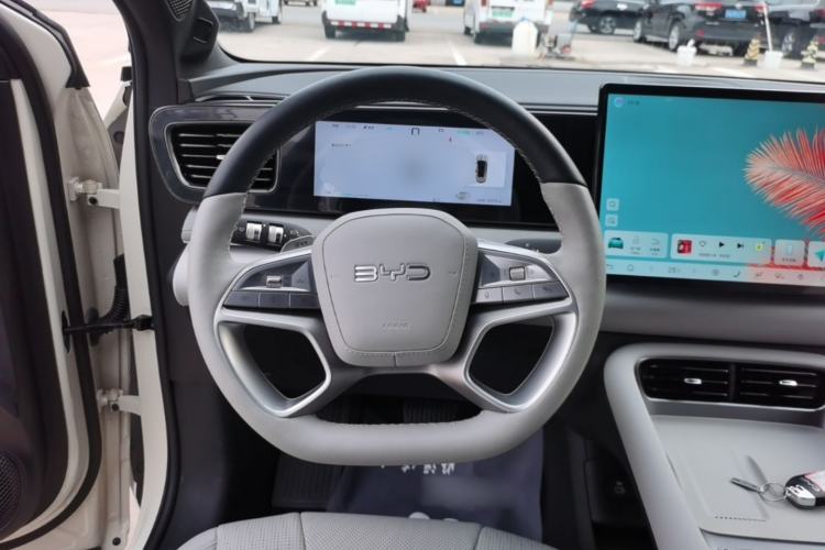 Used BYD Sealion 06 New Energy 2025 Model EV 605 Navigation Pro Edition Steering Wheel