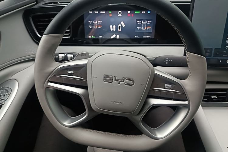 Used BYD Sealion 06 New Energy 2025 Model EV 605 Navigation Pro Edition Steering Wheel