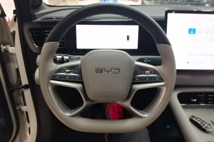 Used BYD Sealion 06 New Energy 2025 Model DM-i 170 Navigation Pro Edition Steering Wheel