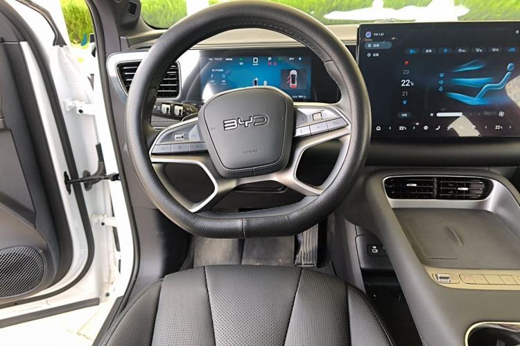 Used BYD Sealion 06 New Energy 2025 Model DM-i 170 Navigation Pro Edition Steering Wheel