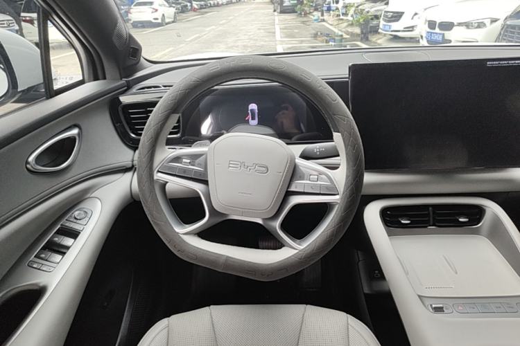 Used BYD Sealion 06 New Energy 2025 Model EV 605 Navigation Pro Edition Steering Wheel