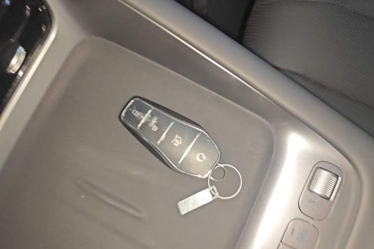 Used BYD Sealion 06 New Energy 2025 Model DM-i 170 Navigation Plus Edition Vehicle Key