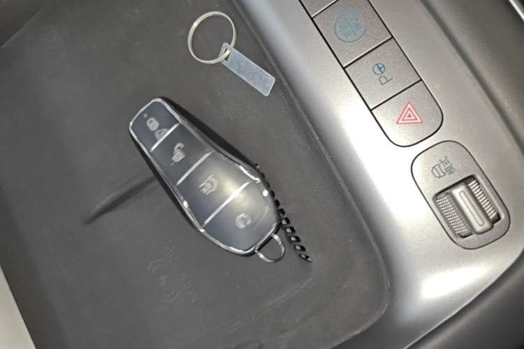 Used BYD Sealion 06 New Energy 2025 Model DM-i 170 Navigation Plus Edition Vehicle Key