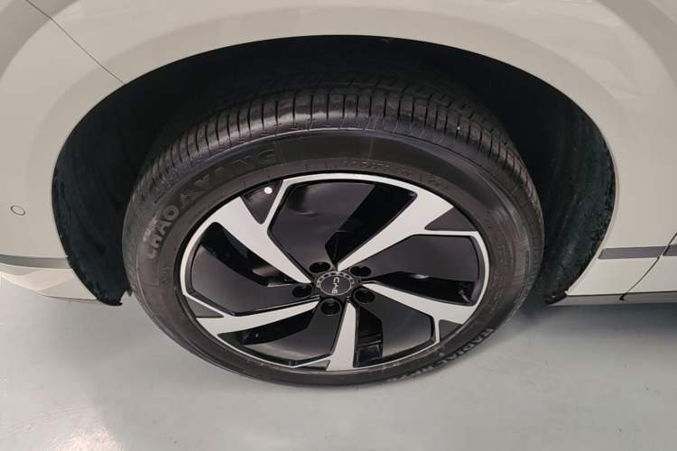Used BYD Sealion 06 New Energy 2025 Model EV 605 Navigation Plus Edition Left Front Wheel Hub