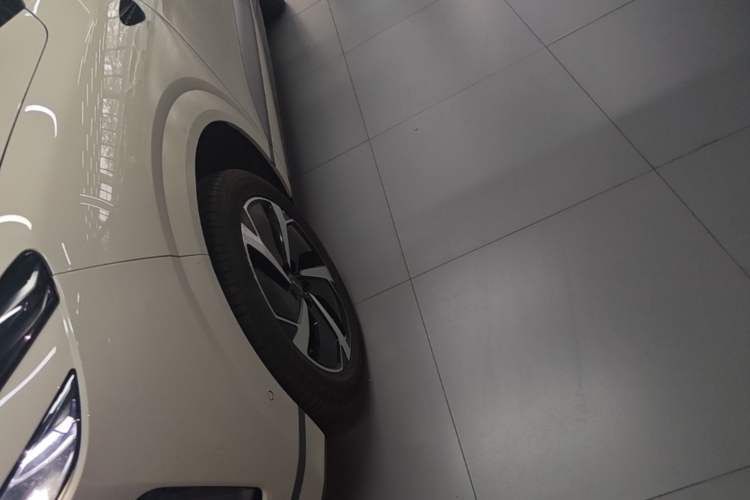 Used BYD Sealion 06 New Energy 2025 Model EV 605 Navigation Pro Edition Left Front Wheel Hub