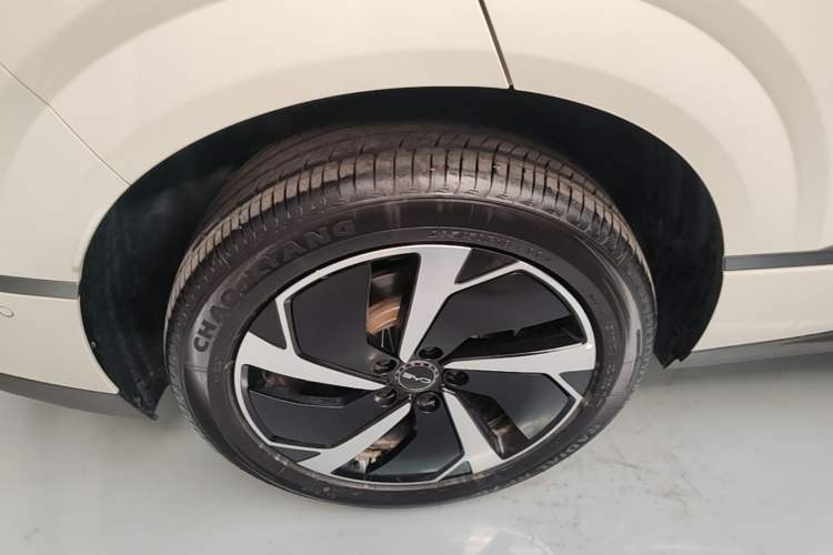 Used BYD Sealion 06 New Energy 2025 Model EV 605 Navigation Plus Edition Right Rear Wheel Hub