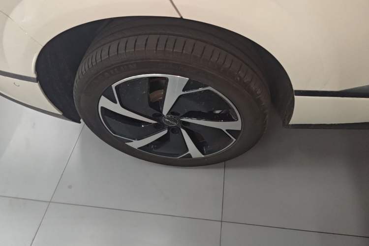 Used BYD Sealion 06 New Energy 2025 Model EV 605 Navigation Pro Edition Right Rear Wheel Hub