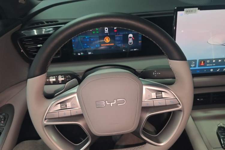 Used BYD Sealion 06 New Energy 2025 Model EV 605 Navigation Pro Edition Steering Wheel