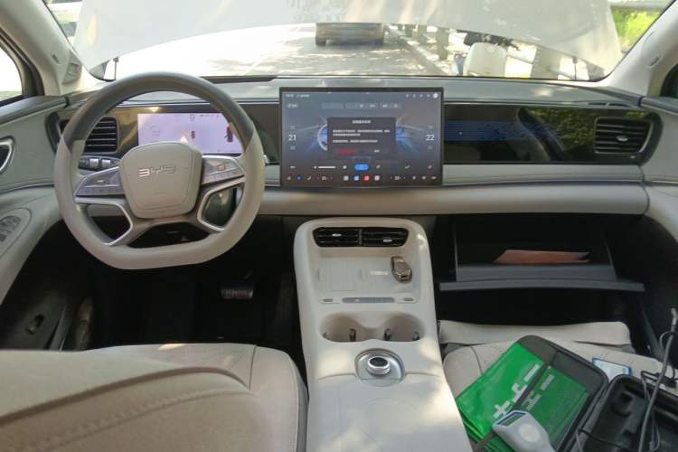 Used BYD Sealion 06 New Energy 2026 EV 710 Long-Range Flagship Edition Center Console